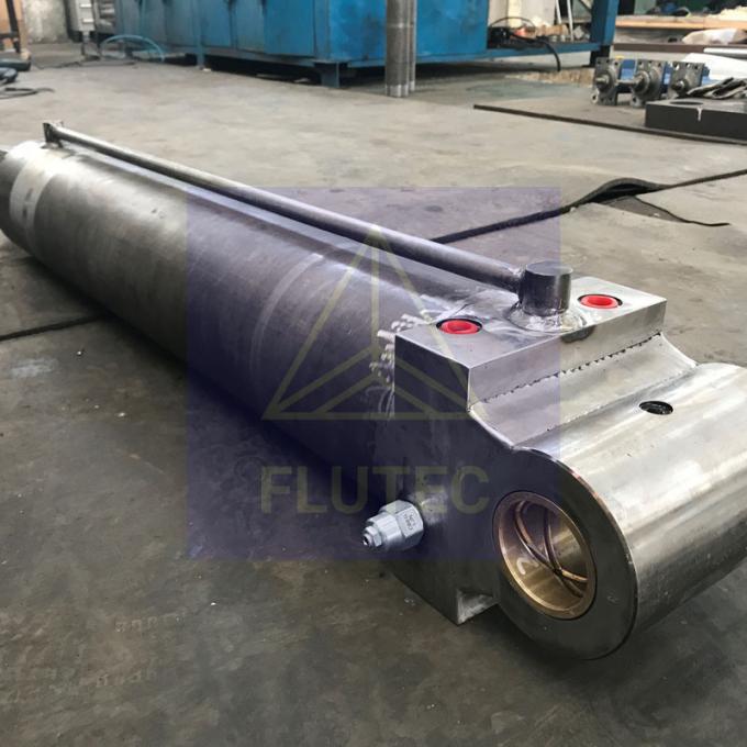 100% Tekanan Uji Pencet Silinder Hidraulik Untuk Pengiriman Dredger 1